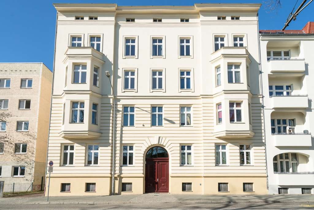 Immobilie in Potsdam - Praktische 2-Zimmer-Altbauwohnung nähe Cecilienhof -aktuell vermietet! Jetzt provisionsfrei erwerben - Bild 0