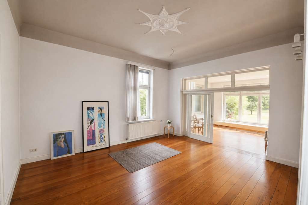 Immobilie in Bad Schwartau - Einzigartige Villa mit viel Raum zum Wohnen und Leben - Bild 2