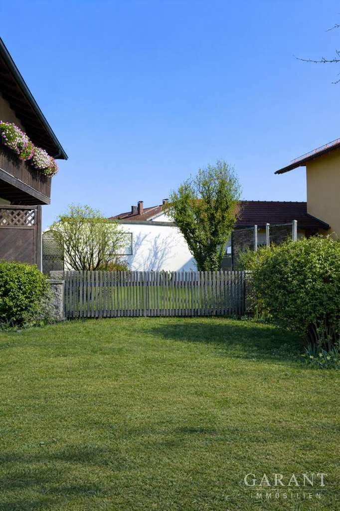 Immobilie in Altenmarkt an der Alz - Sonne, Platz und Möglichkeiten, Ihr neues Zuhause mit großem Garten - Bild 2