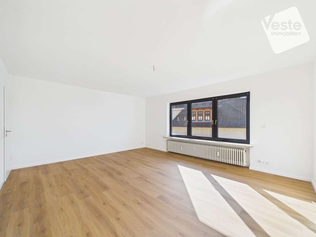 Immobilie in Ahorn - Frisch renoviert, lichtdurchflutet und mit Balkon  4-Zimmer-ETW in Ahorn - Bild 0