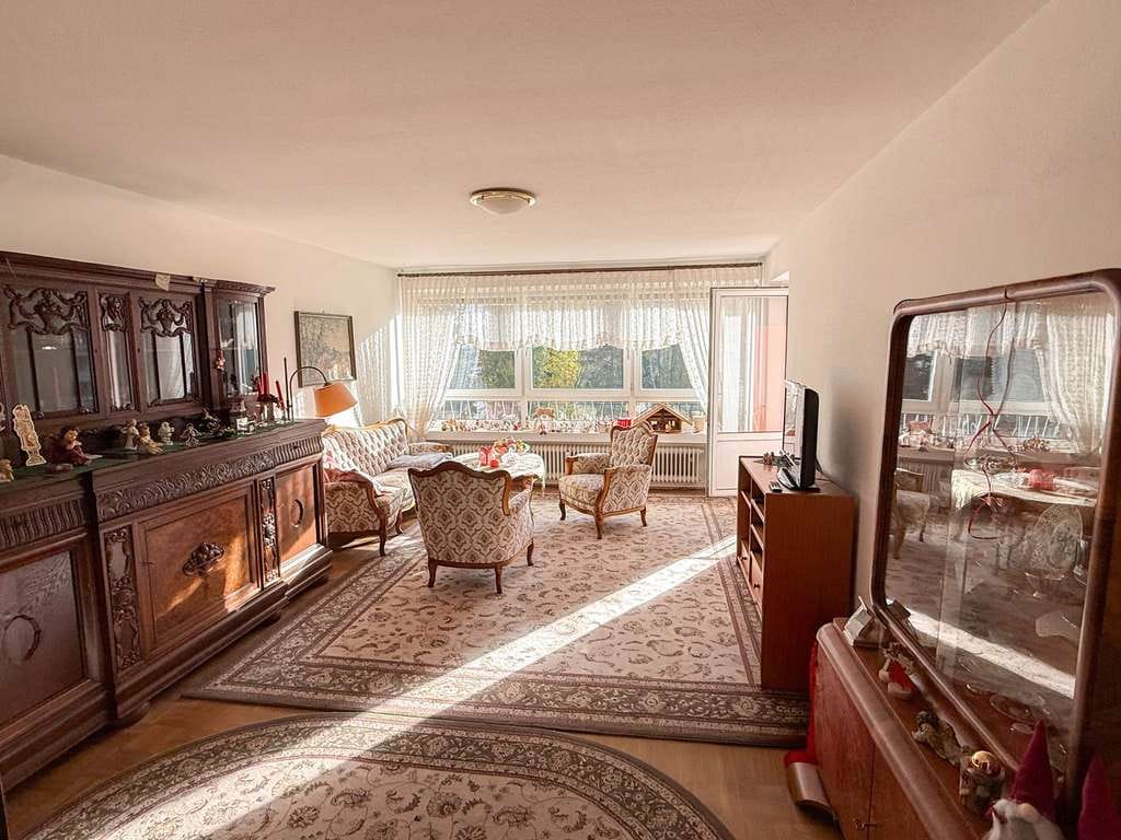 Immobilie in Pinneberg - Große 3 Zimmer-Wohnung mit Süd-Balkon in ruhiger Wohnlage - Bild 3