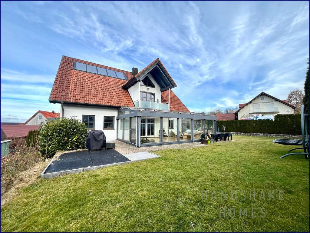 Immobilie in Pörnbach - Repräsentative Villa mit Raum für Mehrgenerationenwohnen und Arbeiten unter einem Dach - Bild 2