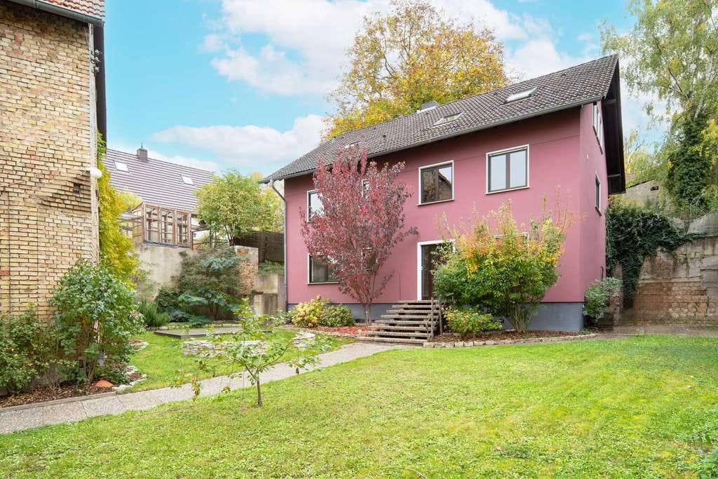Immobilie in Saulheim - Viel Platz, viele Möglichkeiten: 2–3 Familienhaus mit großem Gartenparadies - Bild 2