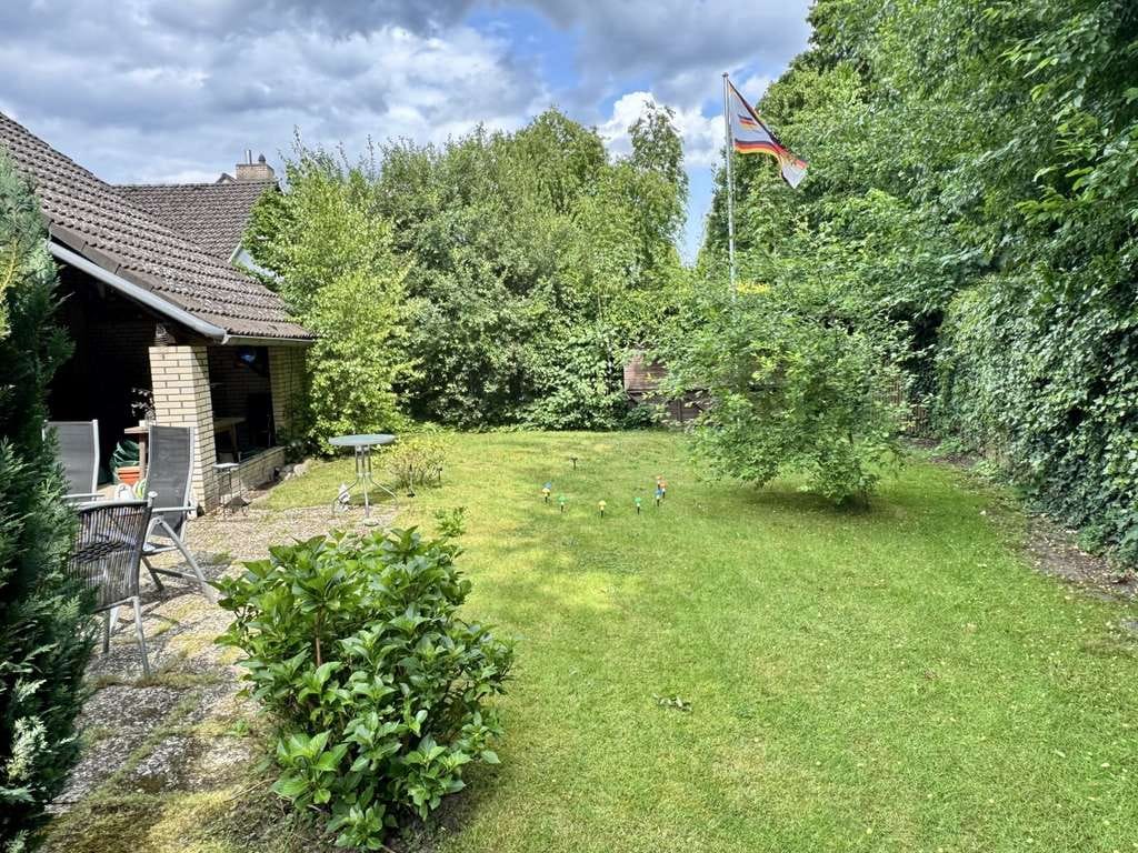 Immobilie in Burgwedel -  Zwei Häuser für große Familien - Bild 2