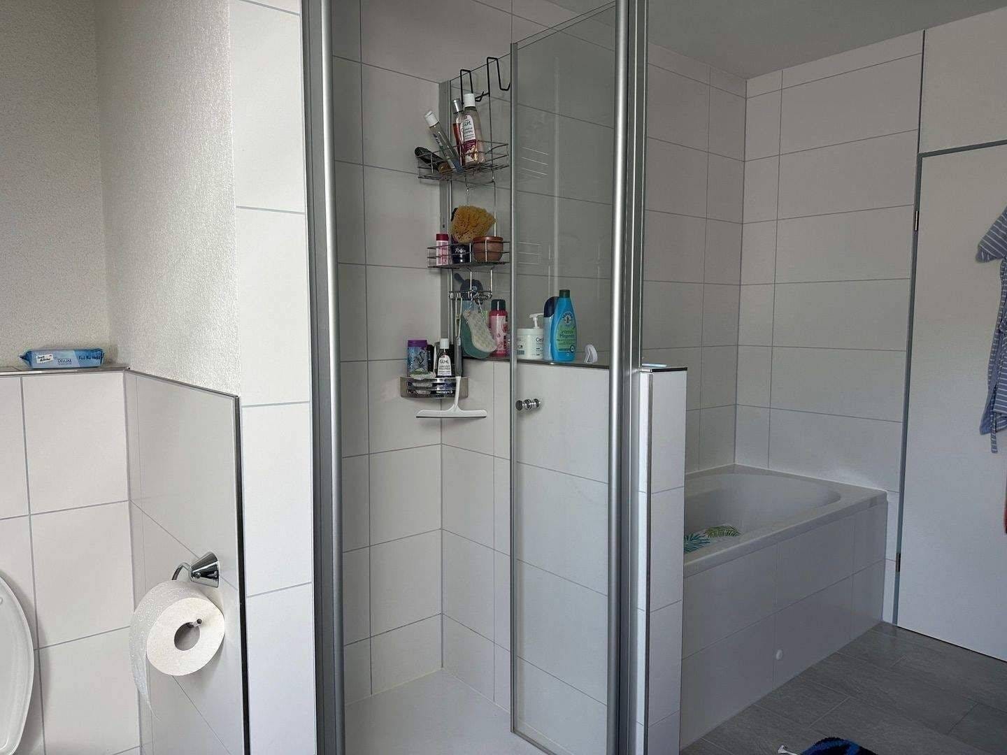 Immobilie in Vogtsburg im Kaiserstuhl - Familienfreundliche 5-Zimmer-OG-Wohnung mit Balkon  - Bild 4