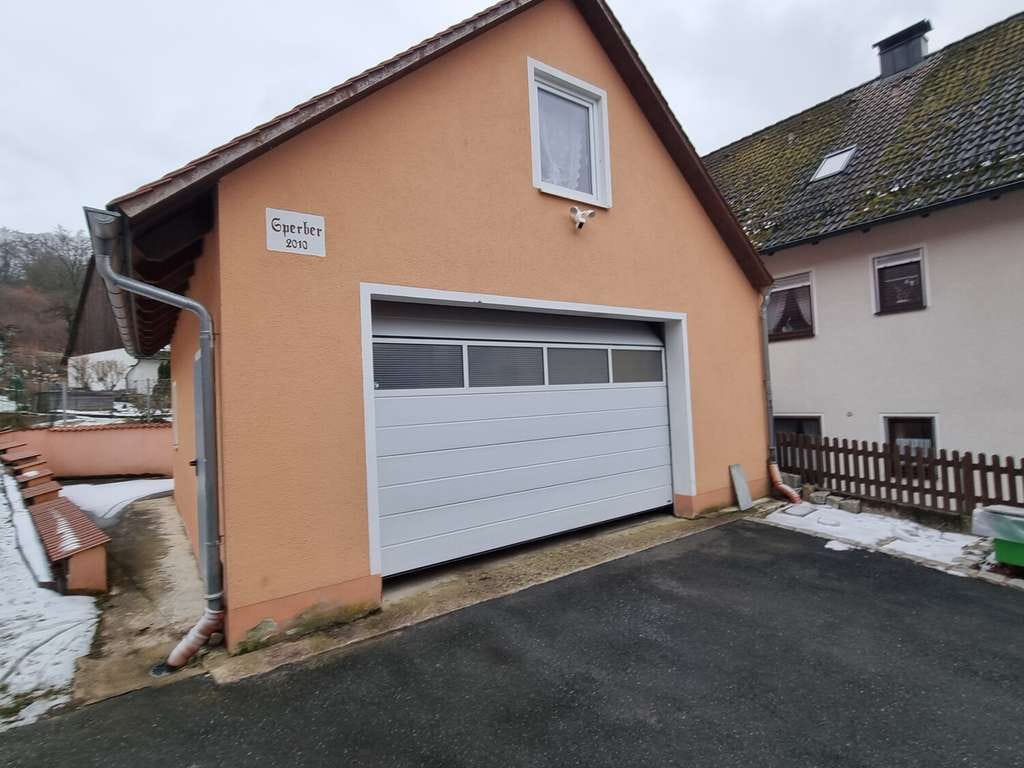 Immobilie in Offenhausen - Top gepflegtes neuwertiges 1-2-Familienhaus mit 3 Garagen und Nebengebäude - Bild 3