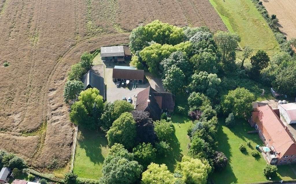 Immobilie in Lensahn - Attraktiver Resthof / Reiterhof  mit ca. 18.700 m² Grundstück - Bild 2
