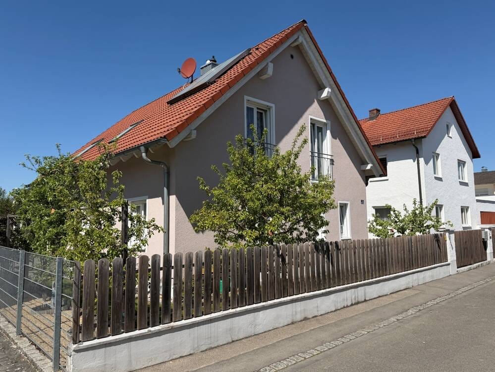 Immobilie in Gaimersheim - Vielseitige Immobilie mit zwei Wohnhäusern und schönem Garten. Grundstück teilbar bei Abriss Altbestand - Bild 0