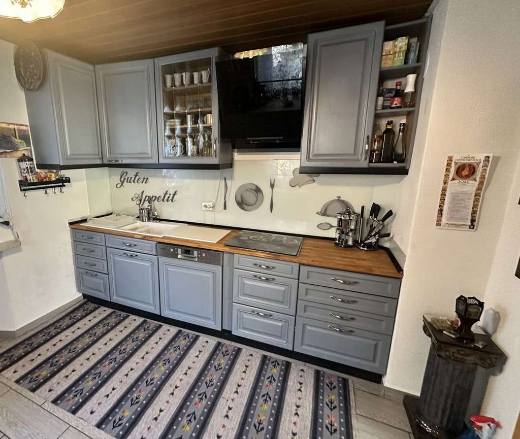 Immobilie in Schlüsselfeld - Gepflegtes EFH mit über 1.000 m² Grundstück, Scheune und Ausbaureserve - Bild 3