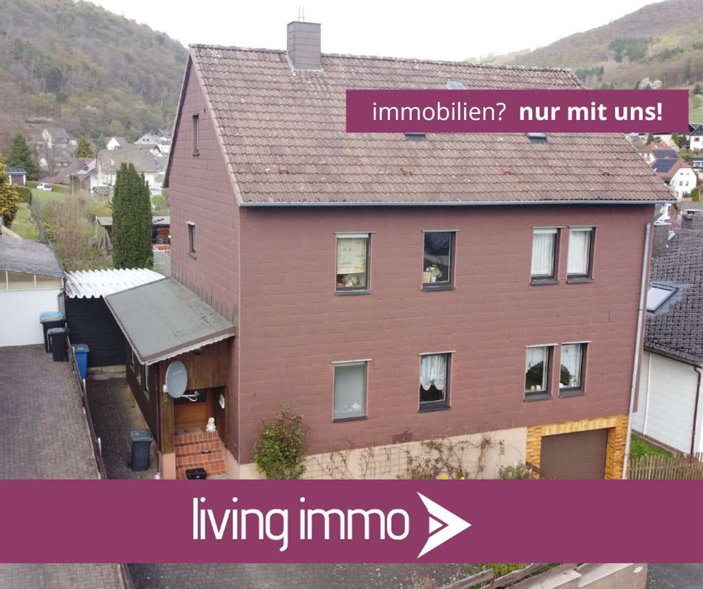 Immobilie in Biedenkopf - Wohnen im Grünen: Großzügiges Haus mit riesigem Garten, Terrasse & viel Raum - Bild 0