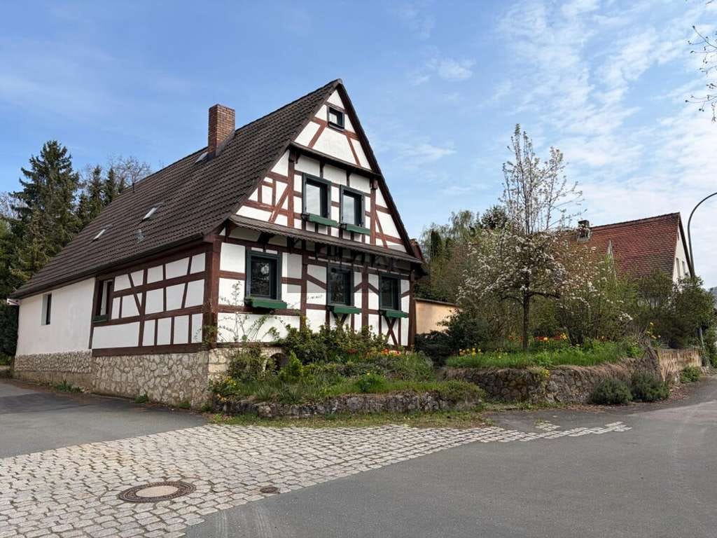 Immobilie in Strullendorf - Charmantes Fachwerkhaus mit Geschichte in Strullendorf/Mistendorf - Bild 1