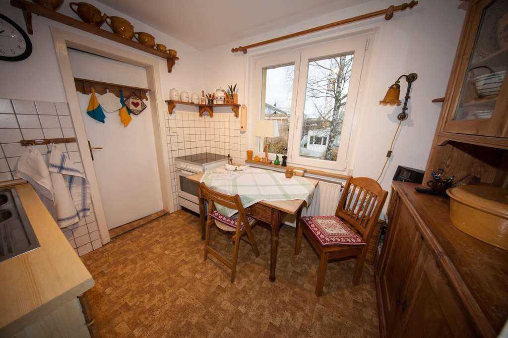 Immobilie in Bad Rodach - Voll vermietet und teilsaniert! Zweifamilienhaus mit ELW in Ortsrandlage! - Bild 3