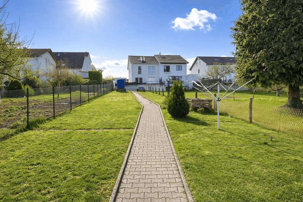 Immobilie in Karlsbad - Charmant. Gepflegt. Vielseitig. Wohnen mit Garten + Entwicklungsmöglichkeiten in Karlsbad-Spielberg - Bild 4