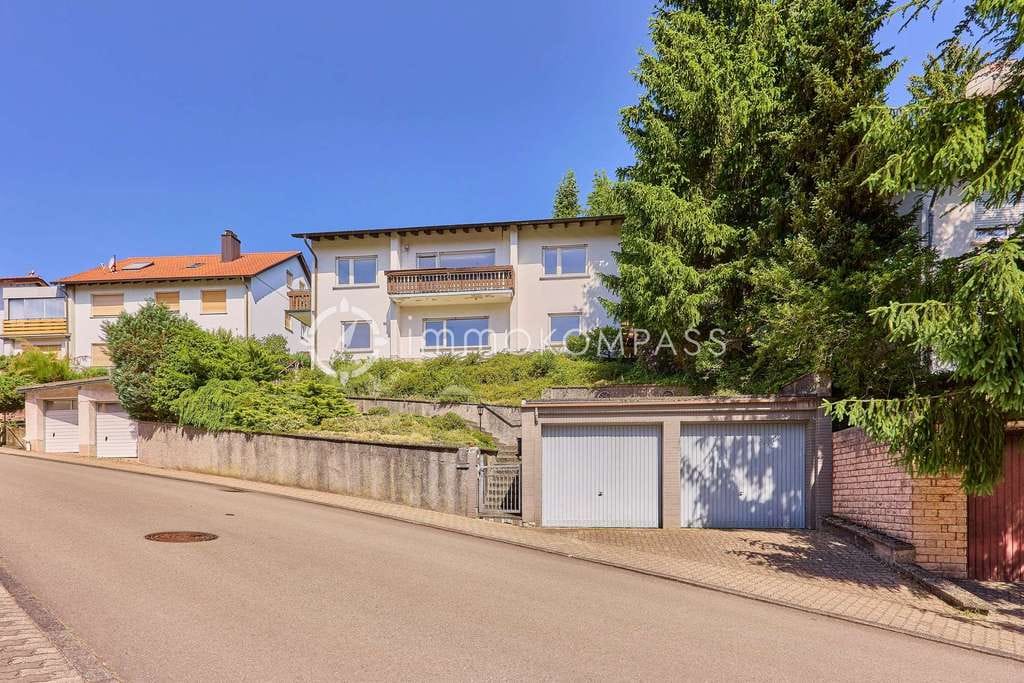 Immobilie in Hauenstein - Gepflegt, großzügig, naturnah: Ihr Familienparadies mit Aussicht in Hauenstein - Bild 0