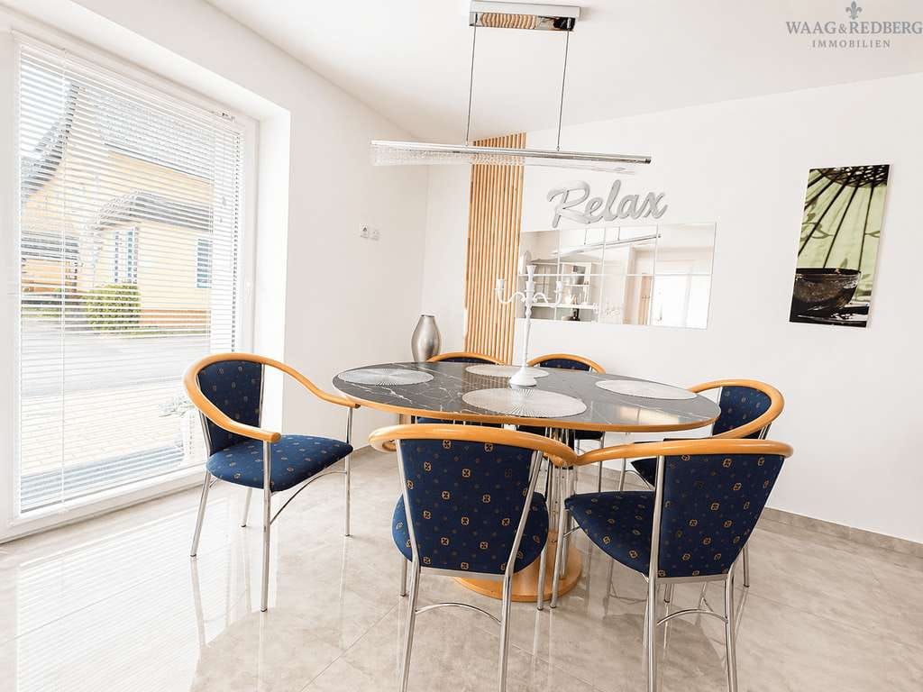 Immobilie in Plech - Mehrgenerationenhaus oder Kapitalanlage – 3 Wohneinheiten, komplett saniert & sofort bezugsfertig - Bild 2