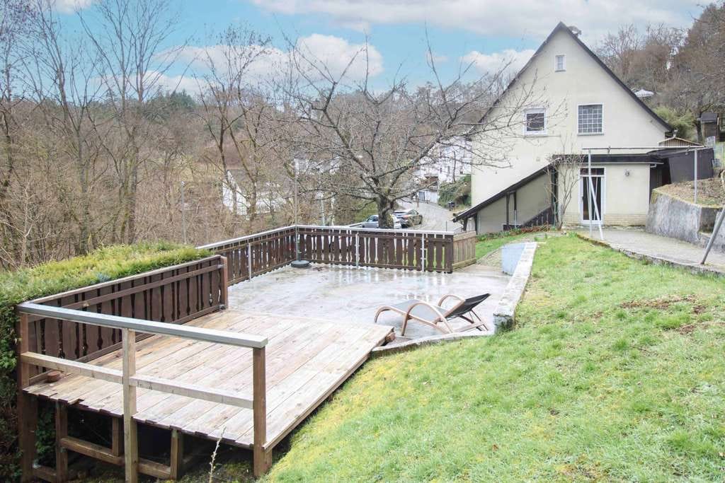 Immobilie in Dillenburg - Eigenheim inkl. Schuppen mit Garten in Sackgassenlage - Bild 1