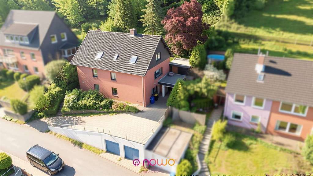Immobilie in Langelsheim - Mehrfamilienhaus in idyllischer Harzlage – 3 Einheiten, Hanggrundstück & attraktive Perspektiven - Bild 0