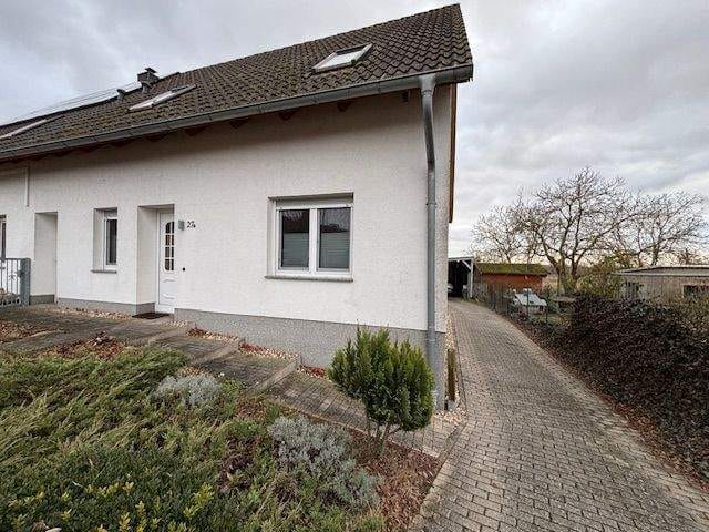 Immobilie in Tangermünde - Gepflegte Doppelhaushälfte am Stadtrand von Tangermünde mit eingeschränktem  Seeblick - Bild 1
