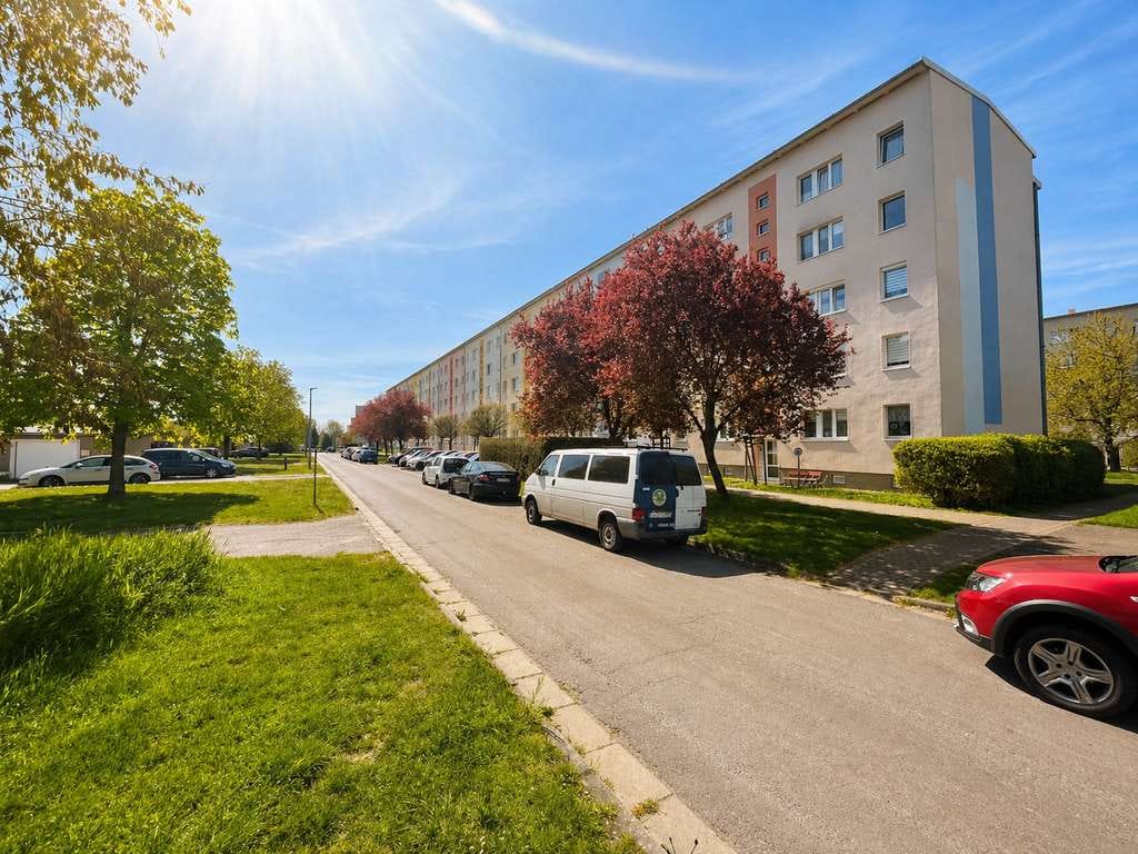 Immobilie in Kitzscher - Balkon, Rendite, Perspektive – 3-Zimmer-Wohnung im Leipziger Umland - Bild 1