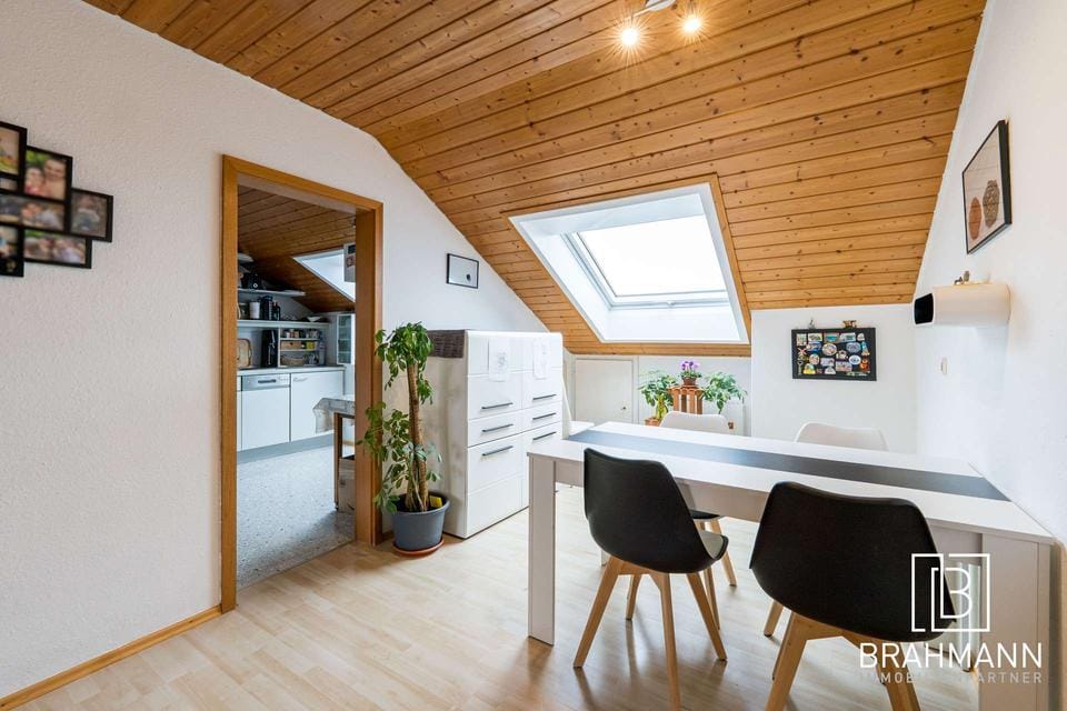 Immobilie in Jestetten - Gepflegte 3,5-Zimmer-Wohnung mit 89m² in ruhiger Lage in Jestetten - Bild 0