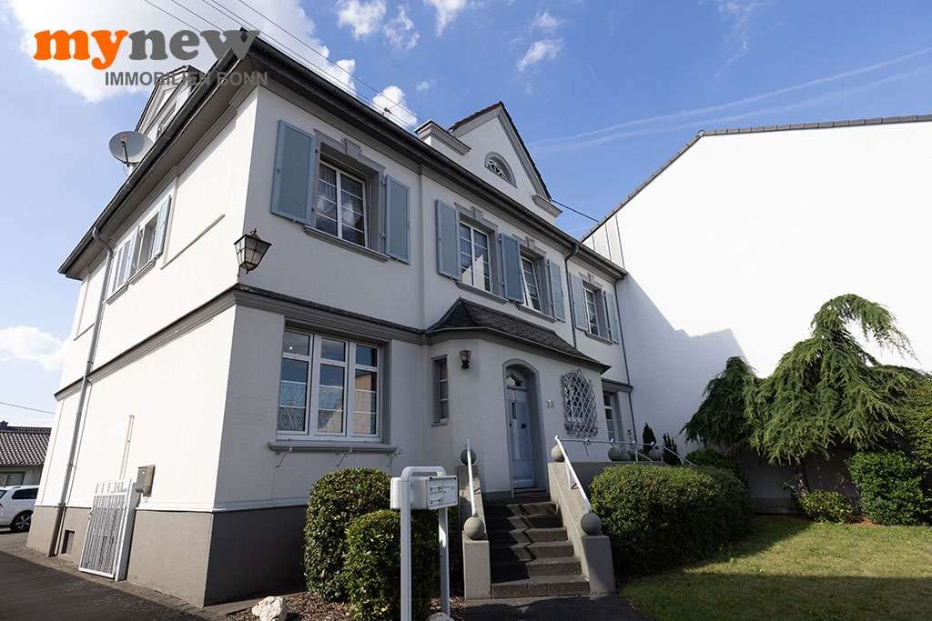 Immobilie in Niederkassel - mynew: Herrschaftlich und zentral! Schicke Villa zum Wohnen und/oder Arbeiten!

 - Bild 1