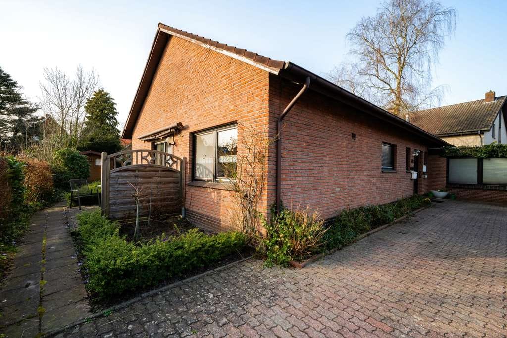 Immobilie in Leer - Ruhiges, kleines Doppelhaus mit Garten & Terrasse in Top-Lage - Bild 0