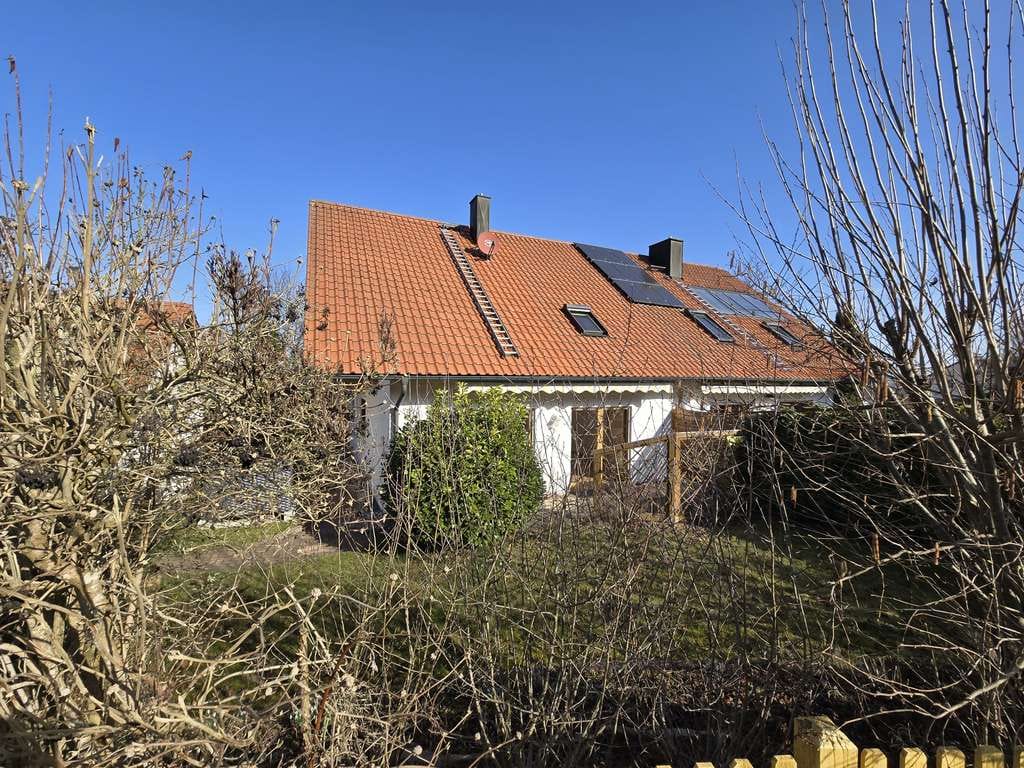 Immobilie in Obertaufkirchen - ... energetisch modernisierte beziehbare DHH mit Wärmepumpe in ruhiger Lage  ... - Bild 2