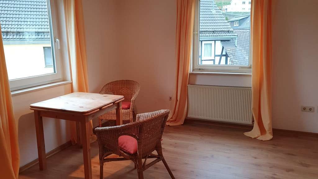 Immobilie in Kirchhundem - Geräumiges Zweifamilienhaus mit Potential in Oberhundem - Bild 3