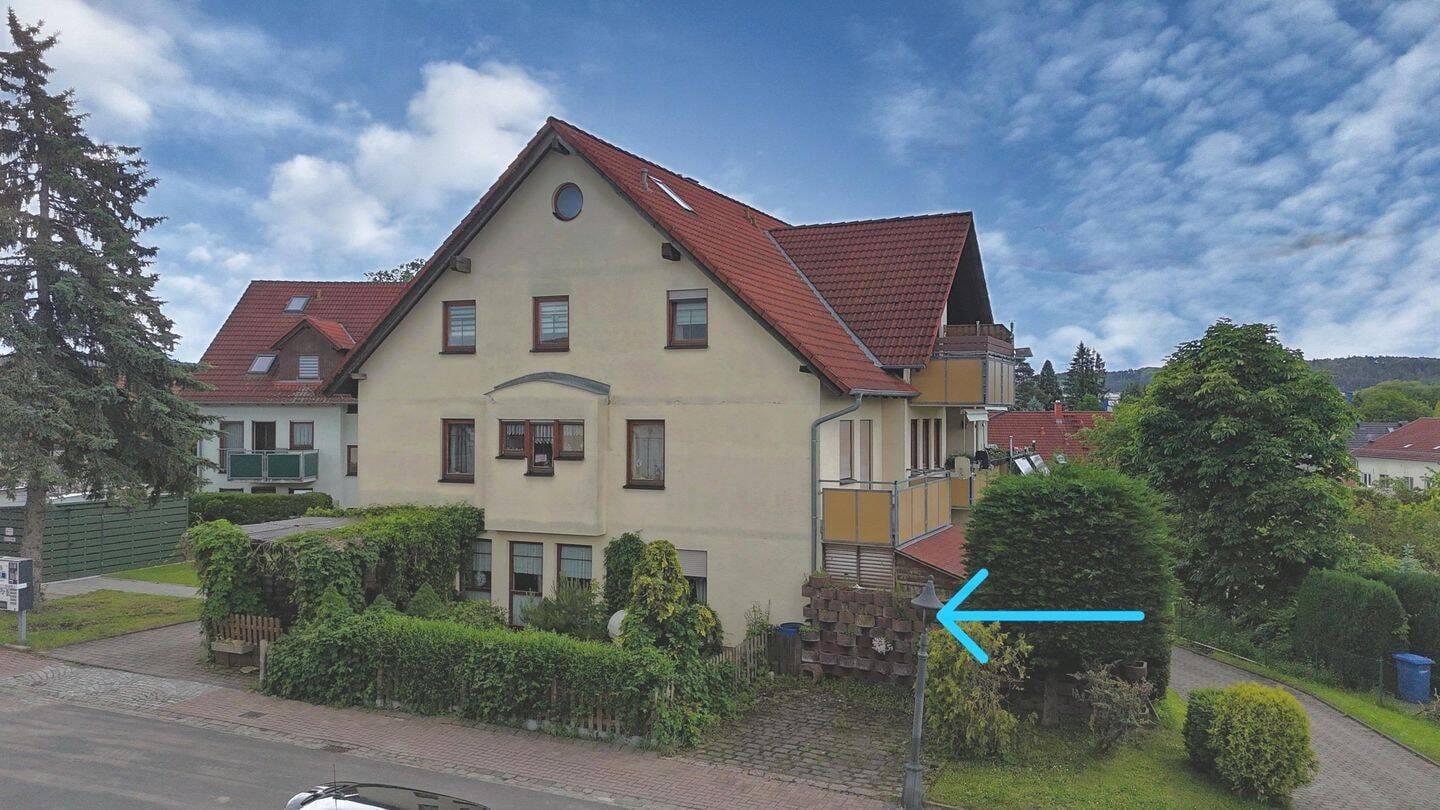 Immobilie in Blankenhain - Großzügige Erdgeschosswohnung zum Modernisieren und Wohlfühlen - Bild 0