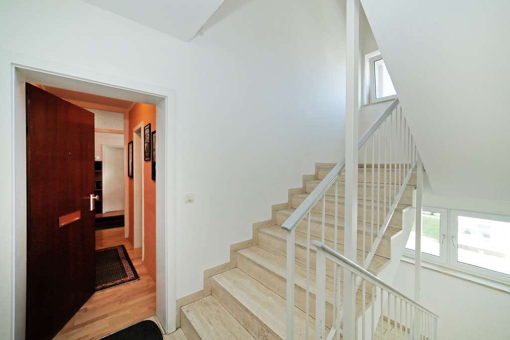 Immobilie in Unterföhring - Attraktive 3,5-Zimmer-Wohnung in grüner und ruhiger Lage in Unterföhring - Bild 1