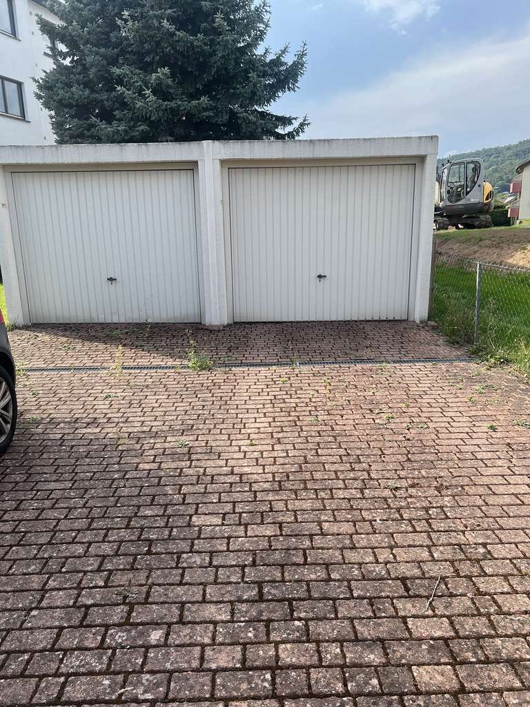 Immobilie in Rotenburg an der Fulda - Zentrales Zweifamilienhaus mit Grün von Privat - Bild 3