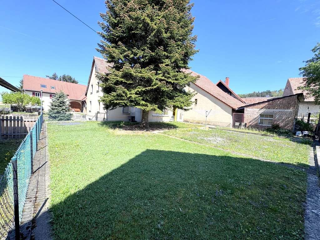 Immobilie in Kandern - Einfamilienhaus mit Scheune, viel Platz und großem Garten - Bild 2