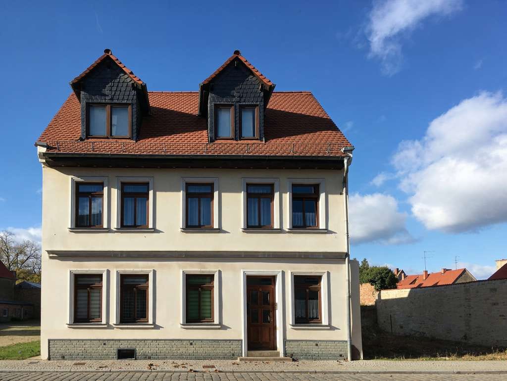 Immobilie in Bernburg - Top Invest - 3-Parteienhaus mit knapp 7,5% Rendite - Provisionsfrei - Bild 0