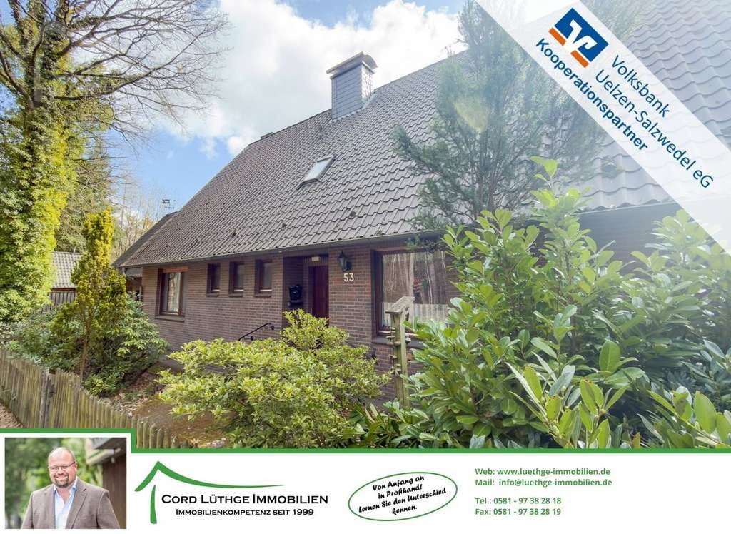Immobilie in Bad Bodenteich - Direkt am Wald. Großzügiges Einfamilien-Haus in Bad Bodenteich.... natürschöne und dennoch zentrale  - Bild 0