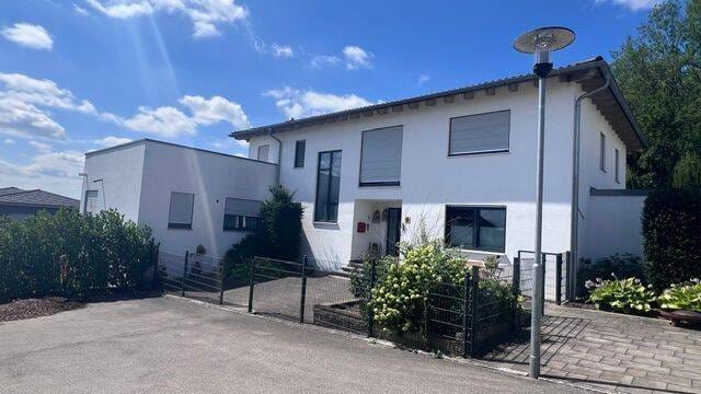 Immobilie in Jettingen-Scheppach - Modernes Familiendomizil mit großzügigem Grundstück in ruhiger Ortsrandlage - Bild 0
