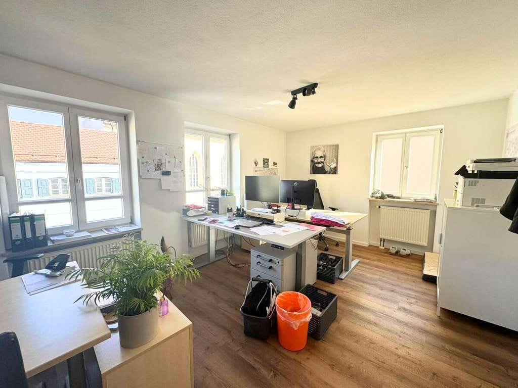 Immobilie in Neustadt an der Donau - Vermietete 2-Zimmer-Eigentumswohnung in zentraler Lage von Neustadt - Bild 1