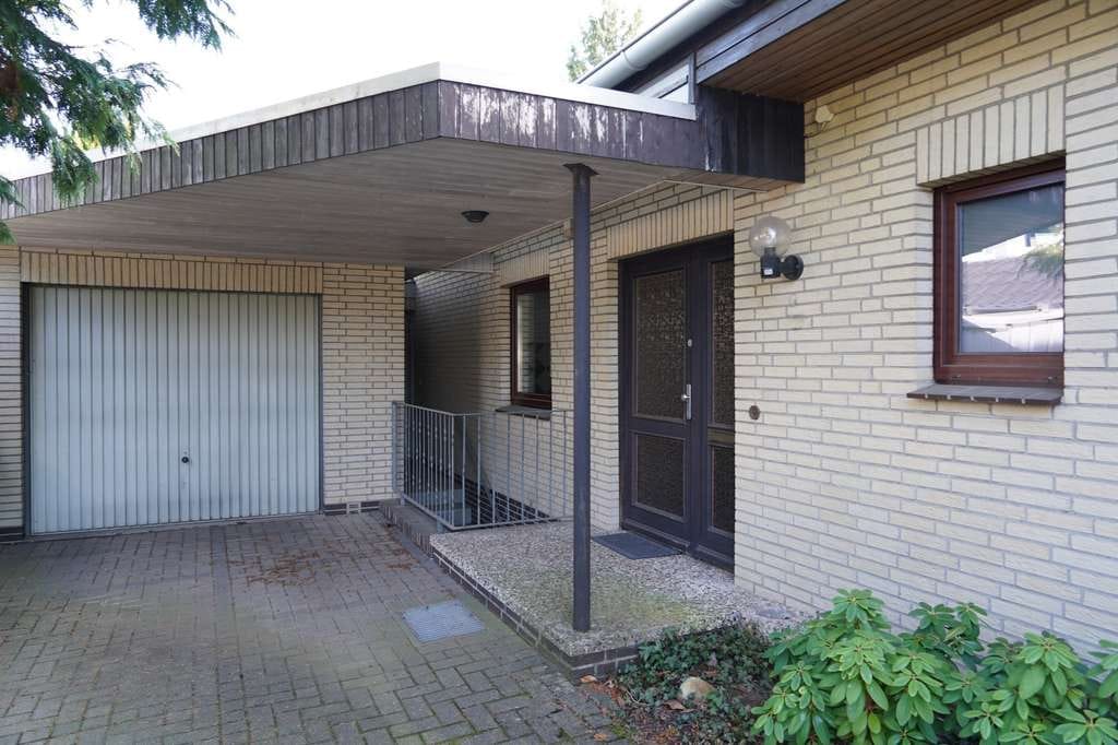 Immobilie in Burgdorf - * Gehobener Wohnkomfort in Burgdorf/Weststadt * - großzügiges EFH mit 2 Terrassen u. Garage - Bild 1