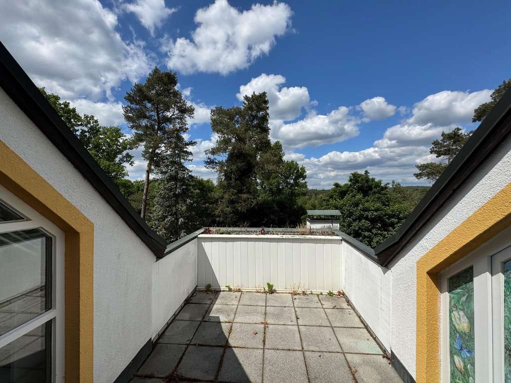 Immobilie in Schwaig bei Nürnberg - Außergewöhnliche Maisonettewohnung in ruhiger Toplage – Wohnen über den Dächern von Schwaig - Bild 3