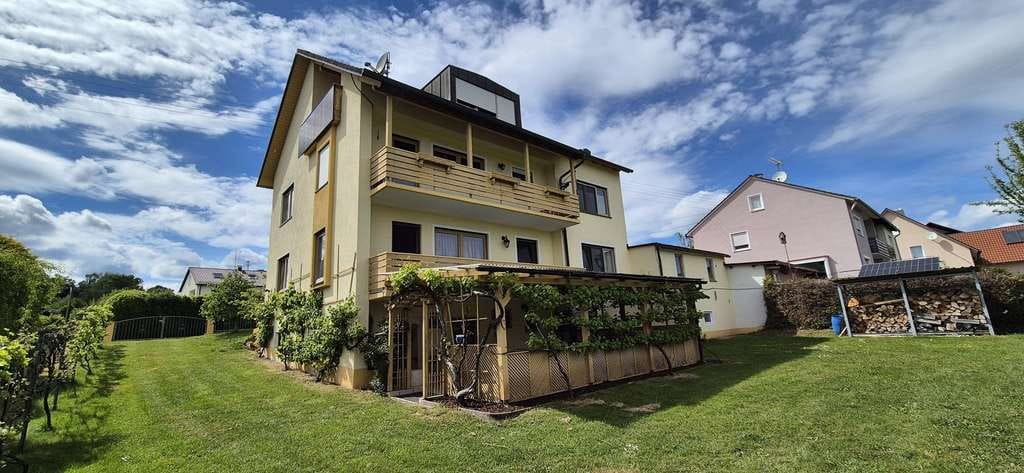 Immobilie in Biberbach - Dreifamilienhaus mit Weitblick - Bild 0