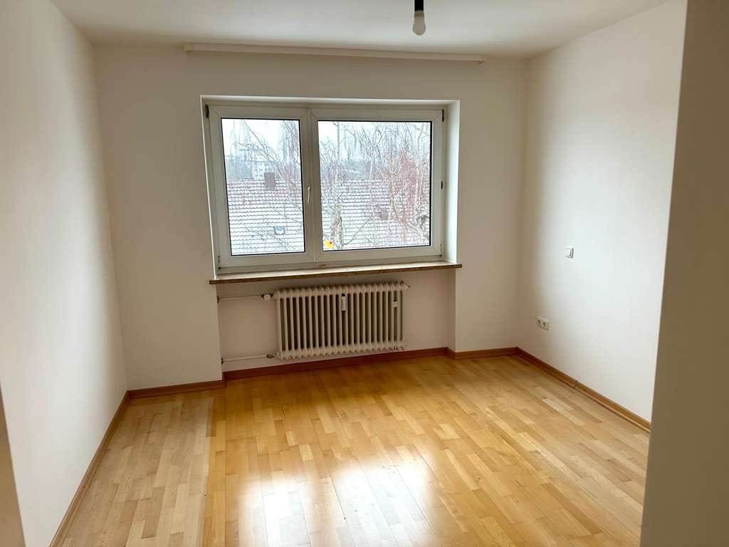 Immobilie in Oberschleißheim - Attraktive 2,5-Zimmer-Wohnung in ruhiger Lage von Oberschleißheim - Bild 2