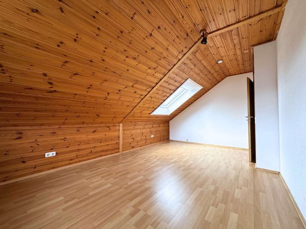 Immobilie in Ober-Olm - Großzügige Dachgeschosswohnung mit Westbalkon und Weitblick in Ober-Olm - Bild 4