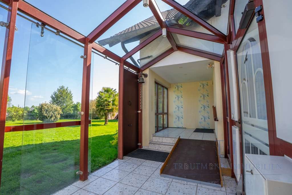 Immobilie in Bühl - Charmantes großzügiges Einfamilienhaus mit schönem Garten - Bild 4