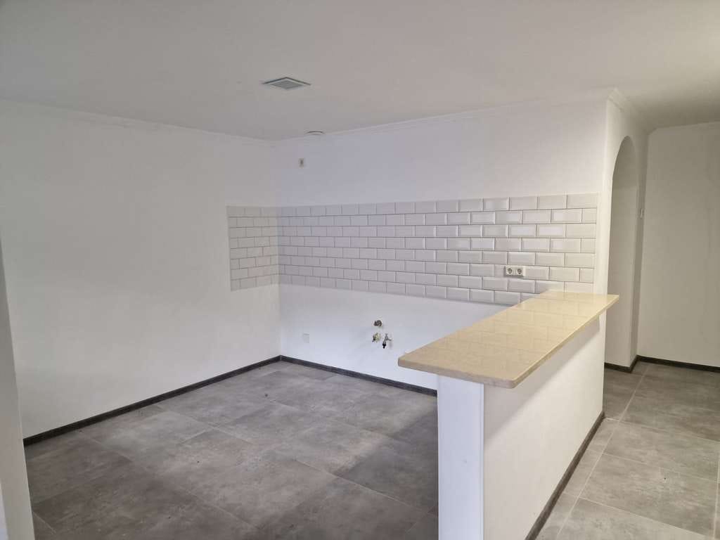 Immobilie in Kleinmaischeid - Investitionsobjekt mit Potenzial: Hostel mit zwei Wohneinheiten und Imbissanschluss - Bild 3