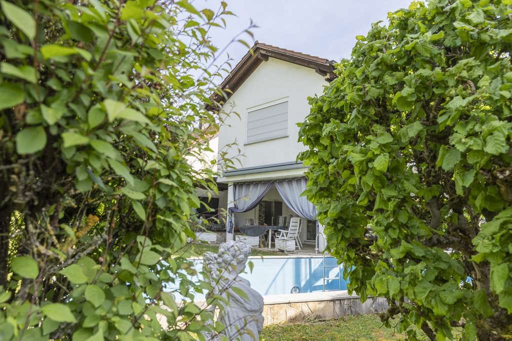 Immobilie in Nordheim - 2-Familienhaus mit viel Potential und eigenem Pool im Garten - Bild 4
