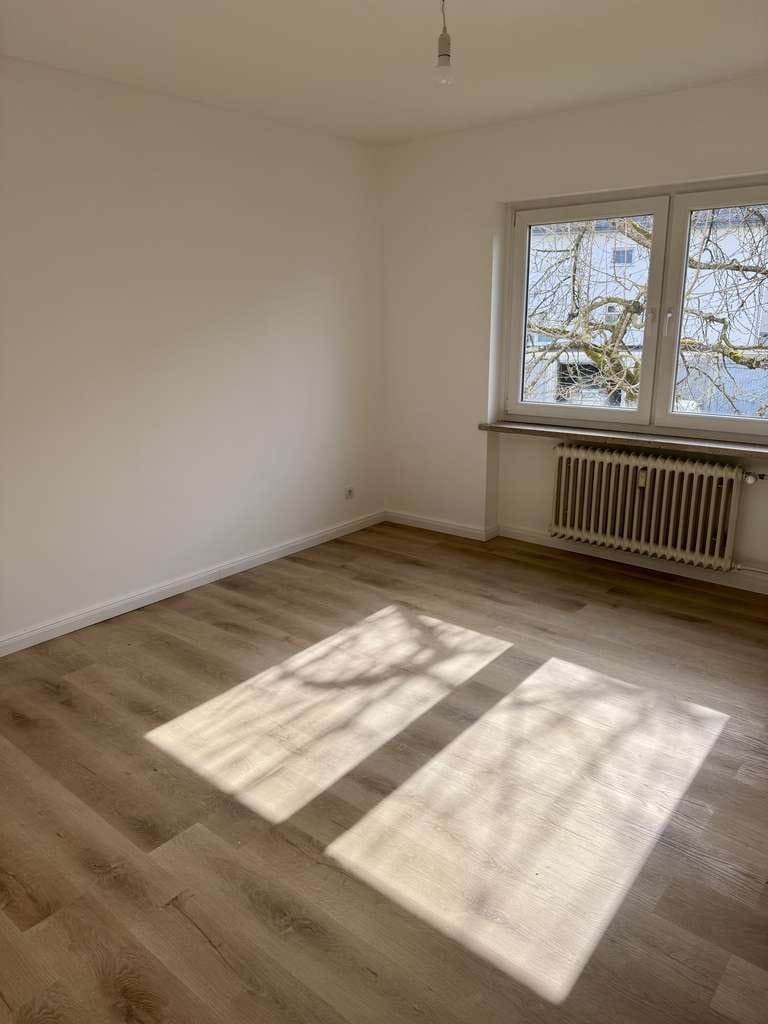 Immobilie in Braunfels - Renovierte 4-Zimmer-Erdgeschosswohnung mit Loggia | 77 m² | provisionsfrei | Zentral in Braunfels - Bild 0