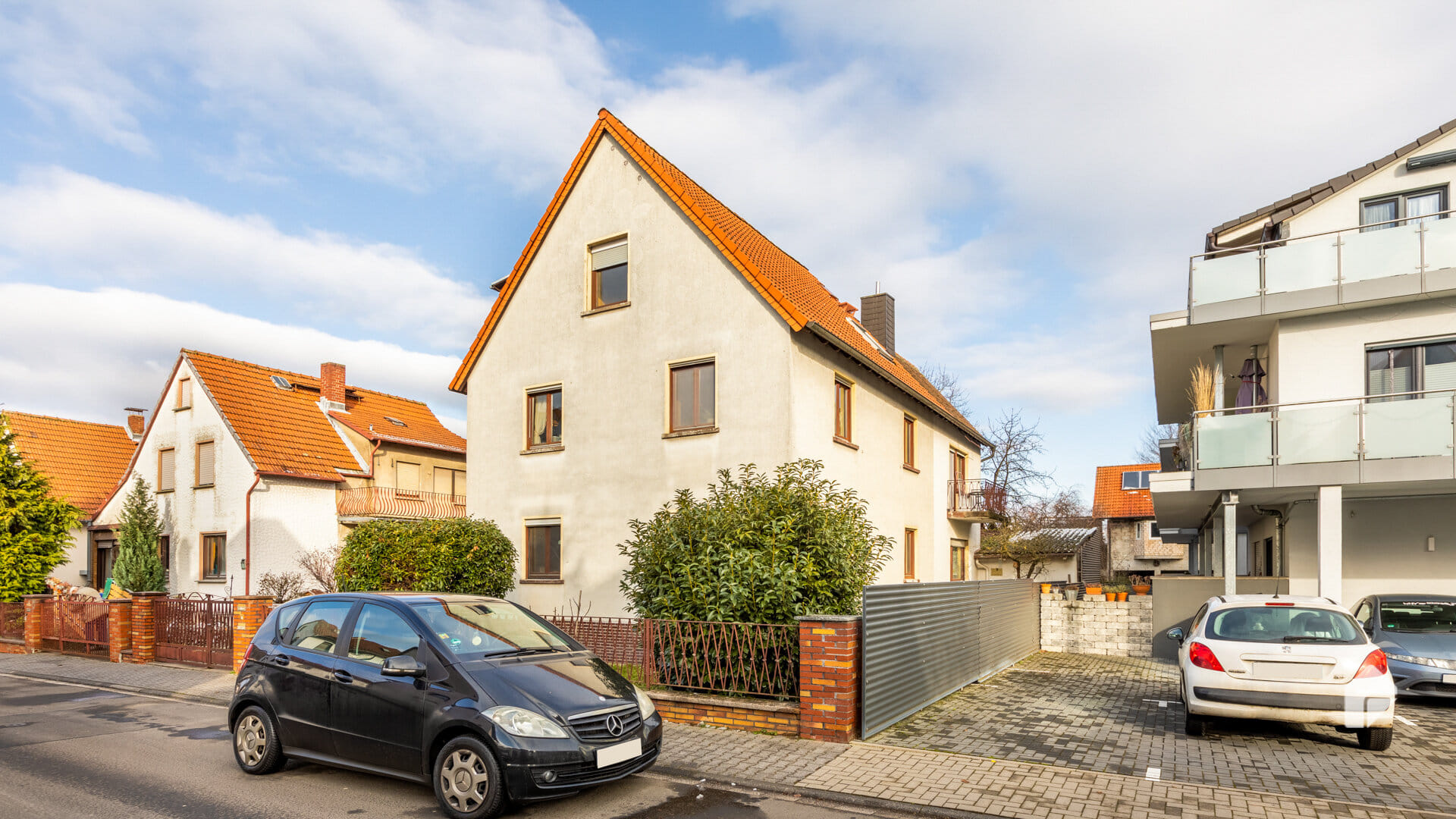 Immobilie in Karben - Großzügiges Einfamilienhaus mit Garten in ruhiger Lage: Perfekt für Mehrgenerationen-Wohnen - Bild 0