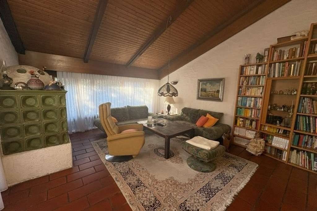 Immobilie in Altdorf bei Nürnberg - Großes freistehendes 1- bis 2-Familienhaus in Altdorf mit Garten und Garage - Bild 1