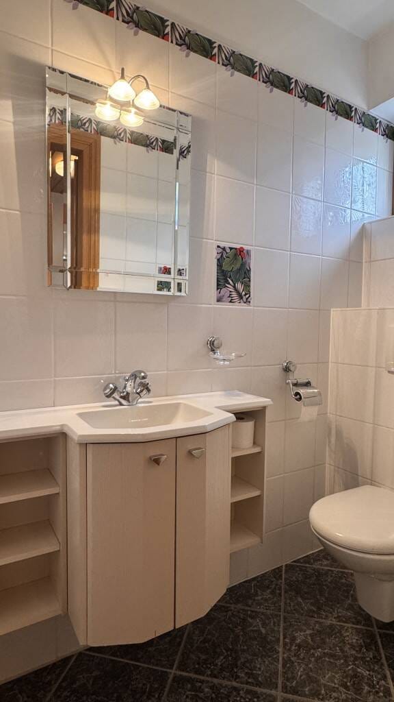 Immobilie in Aschheim - Mit idyllischem Garten! Geräumiges RMH mit 6 Zimmern, 2 Bäder in ruhiger Lage / Aschheim - Bild 2