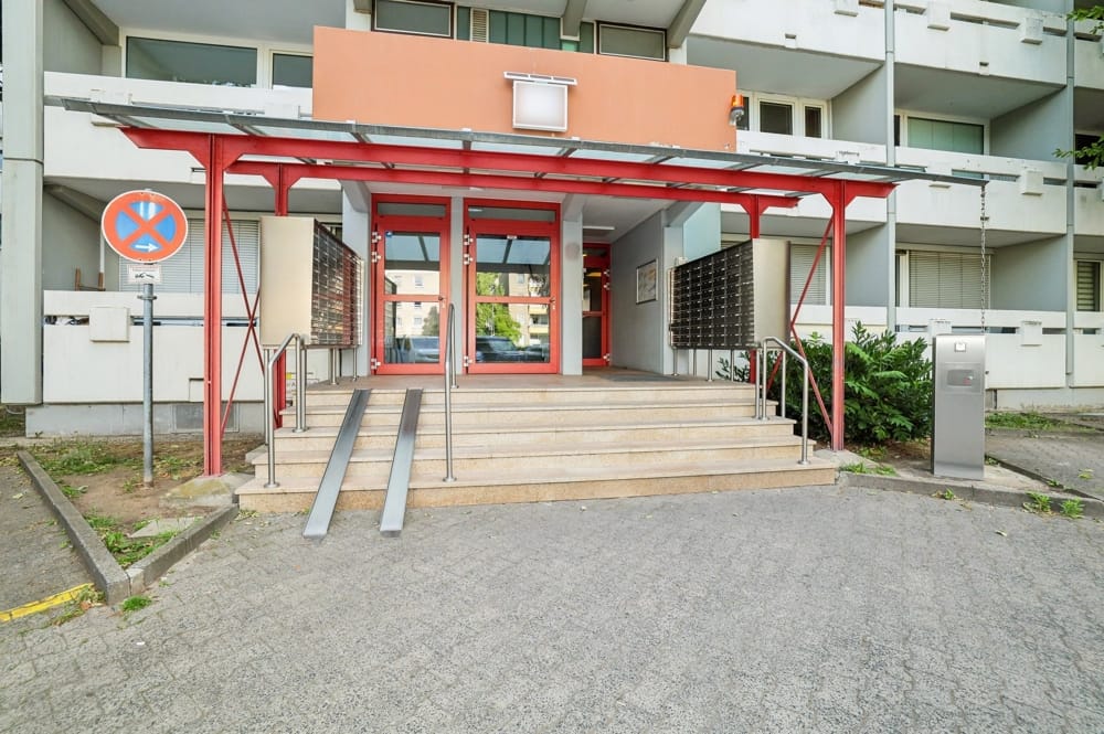 Immobilie in Frankfurt am Main - ++ Ideal für Singles, Pendler oder als attraktive Kapitalanlage: 1-Zimmer-Wohnung mit Balkon ++ - Bild 0