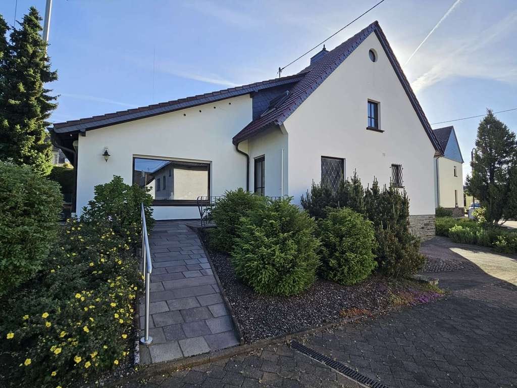 Immobilie in Mendig - Einfamilienhaus in Top Lage von Mendig - Haus Garten Garage - Bild 1